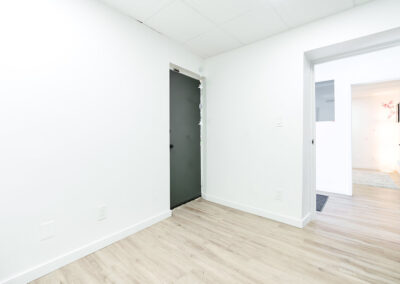 clean-interior-architecture-design-integrated-internal-medicine-clinic-queens-ny